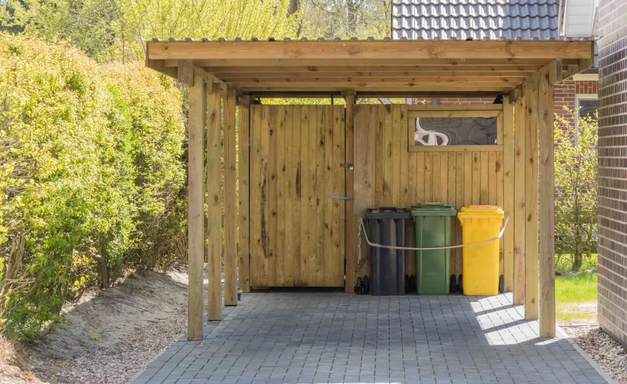 Wiata na śmieci DIY: Jak zbudować i zaoszczędzić?